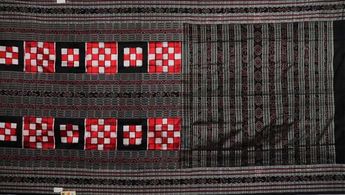 Sambalpuri Ikkat Silk Saree thumbnail 2