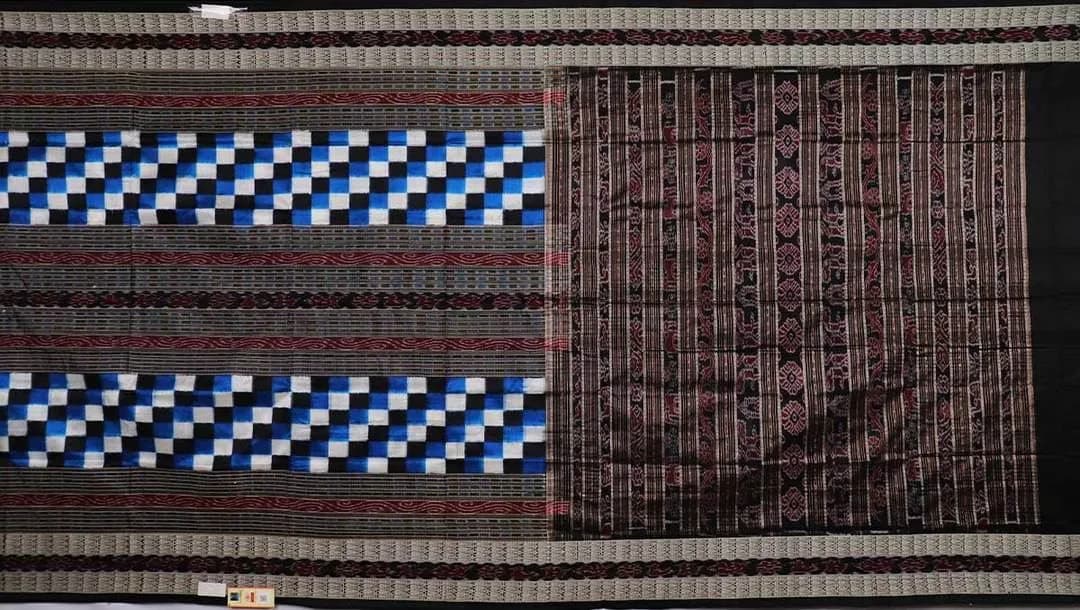 Sambalpuri Ikkat Silk Saree thumbnail 2