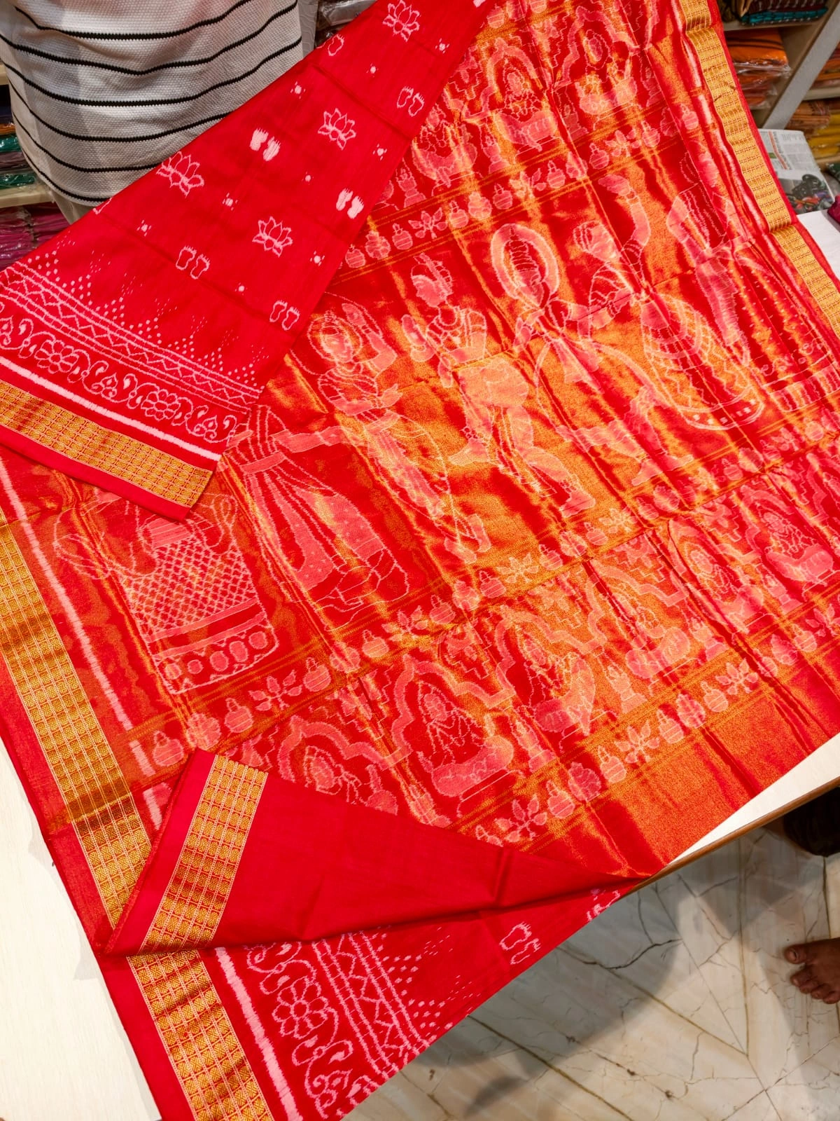 Exclusive Sambalpuri Handwoven Pure Silk Saree | Floral Ikat Heritage thumbnail 2