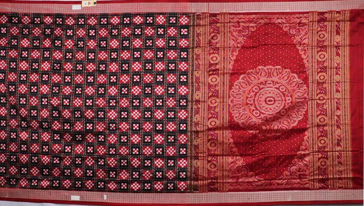 Sambalpuri Ikkat Silk Saree thumbnail 2