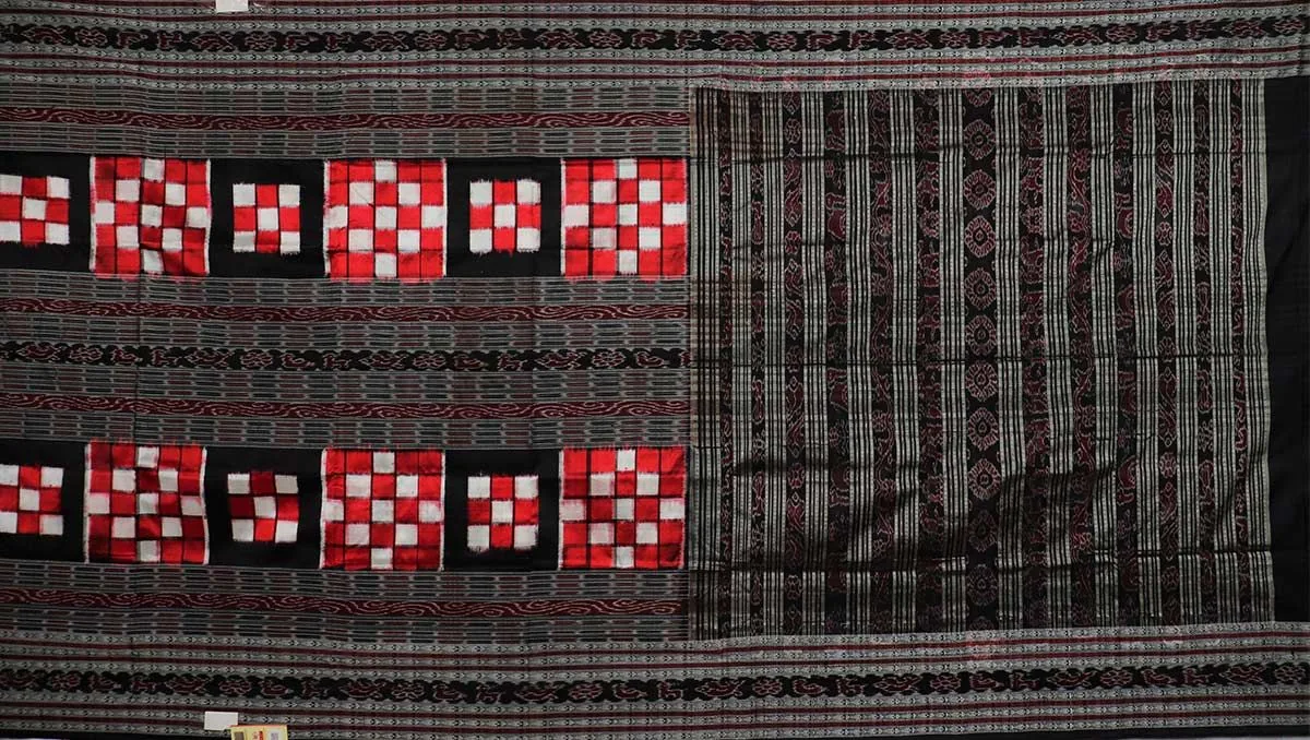 Sambalpuri Ikkat Silk Saree thumbnail 2