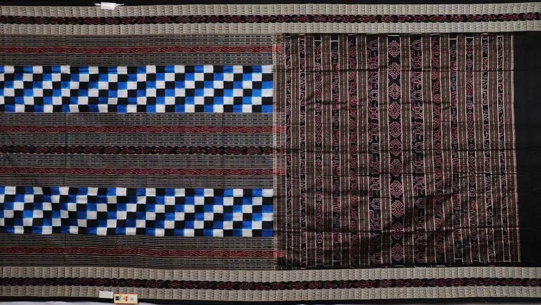 Sambalpuri Ikkat Silk Saree thumbnail 2